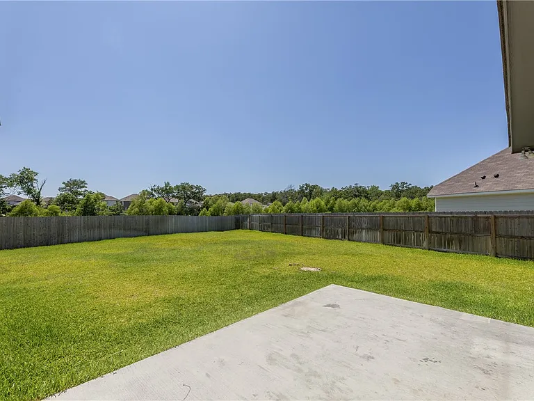 1386 Kingsgate Dr — Photo 30