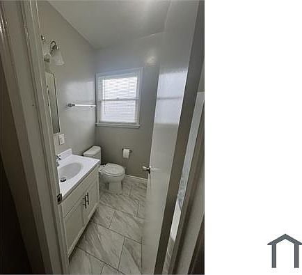 2nd image of 4131 1/4 Somerset Dr #4131-14