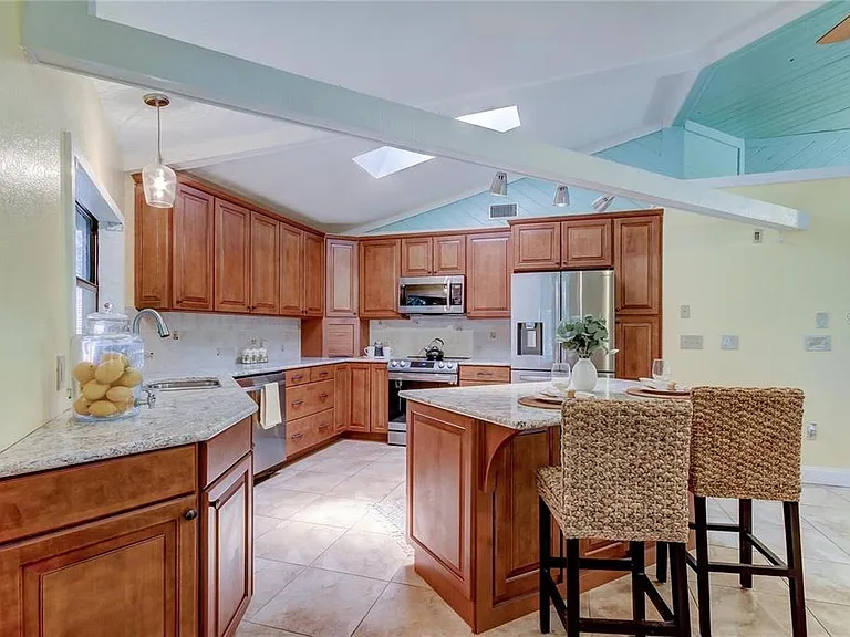 5828 Oakhurst Dr — Photo 8