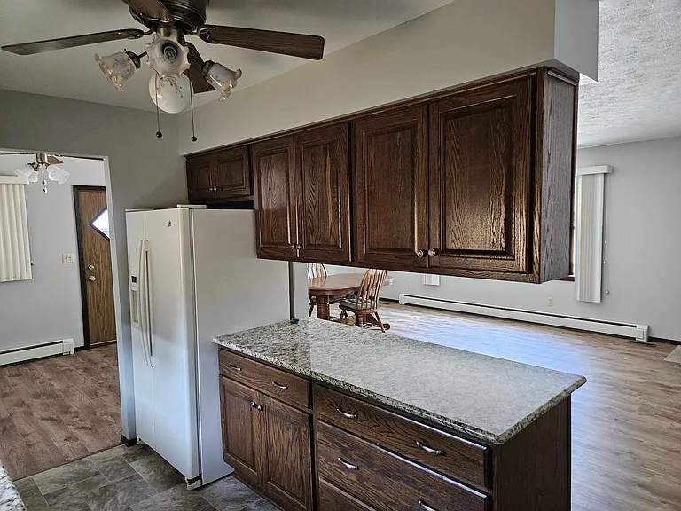 302 Merrill Ave — Photo 16