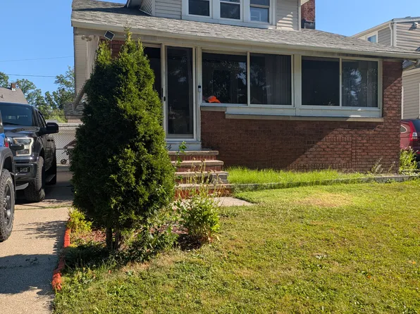 17424 Oxford Ave, Cleveland, OH 44111