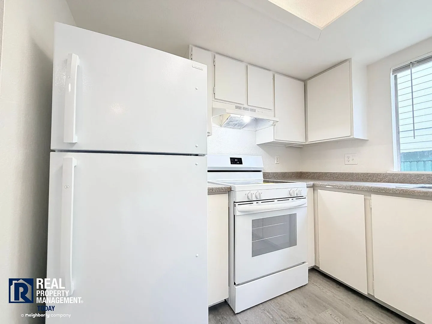Tien Hong Duong Living Trust - 8410-8414 — Photo 3