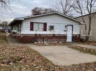 208 W Thomas St, Roxana, IL 62084