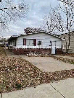 208 W Thomas St Photo 1