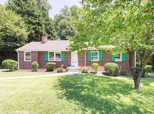 2811 Bon Oaks Ln, North Chesterfield, VA 23235