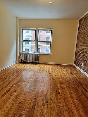5th image of 339 W 85th St APT 21