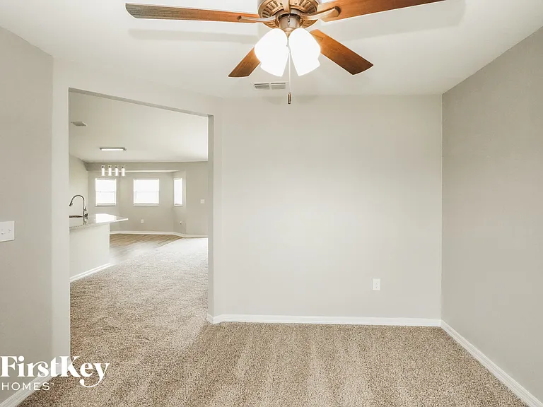 444 Lanham Dr — Photo 4
