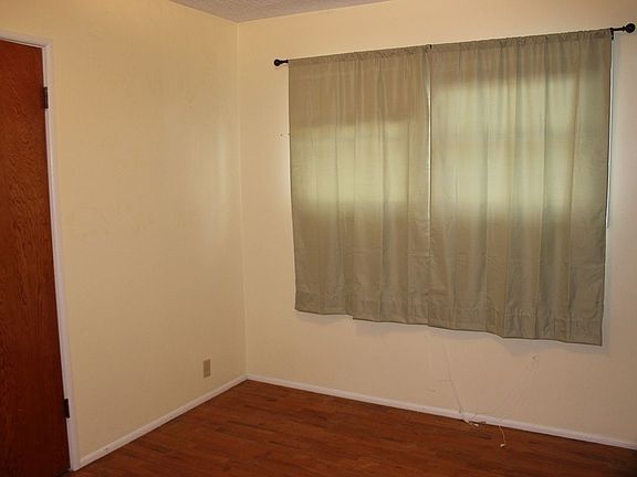 2nd image of 1019 W Montana St