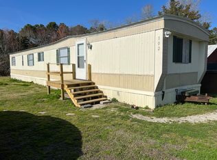 102 Old River Rd, Beaufort, NC 28516