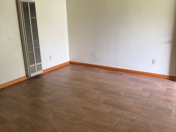 3rd image of 400 W Church Ave #B