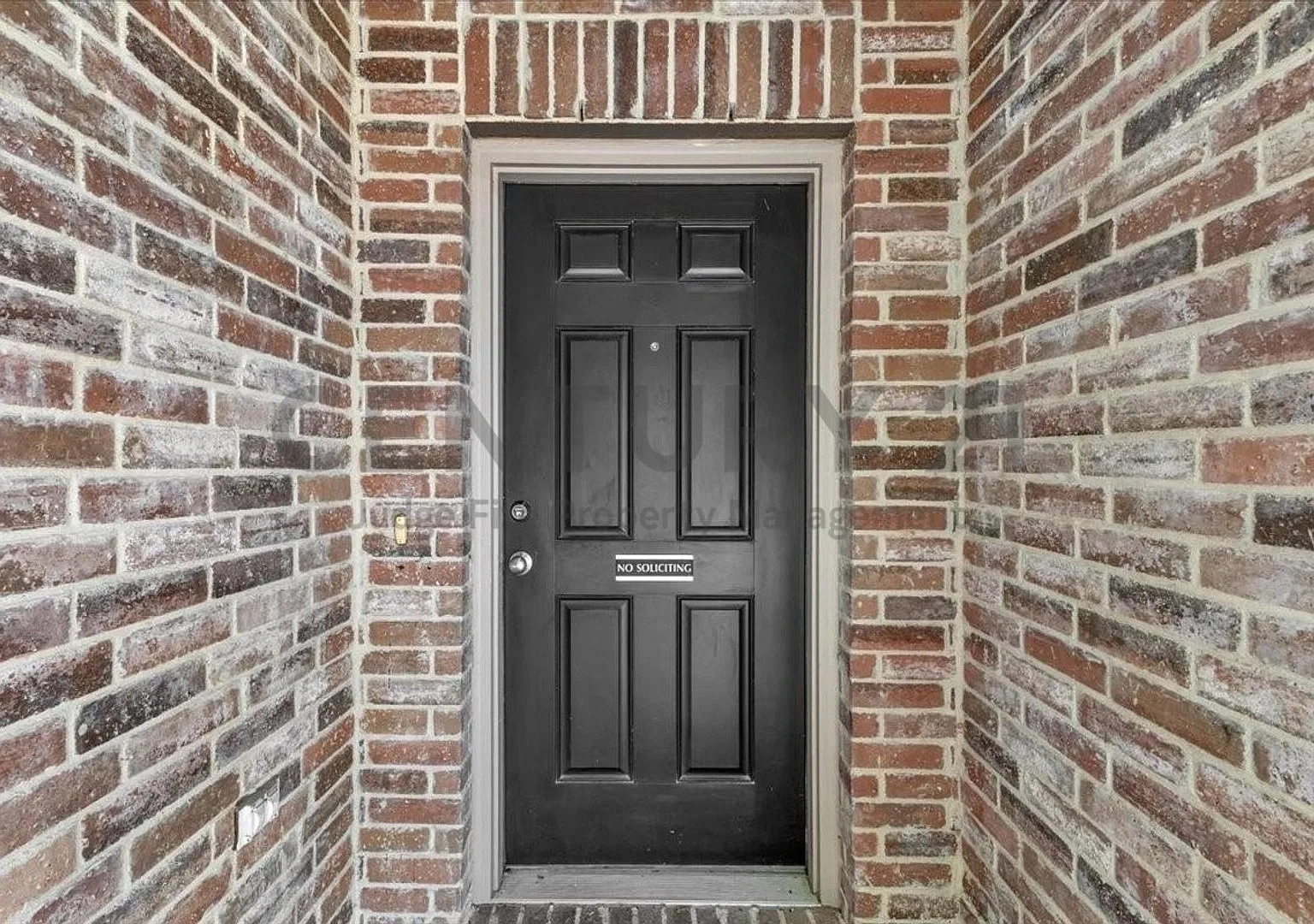 Move-In Ready 3/2/2 in Highly Sought After Mansfield ISD For Rent! — Photo 4