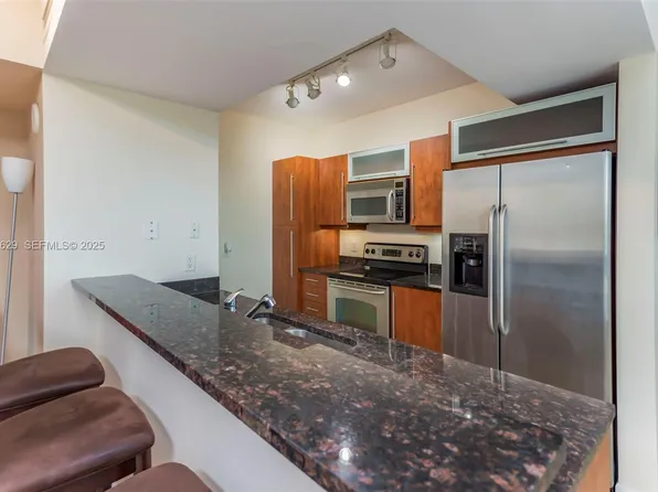 7355 SW 89th St APT 721N, Miami, FL 33156