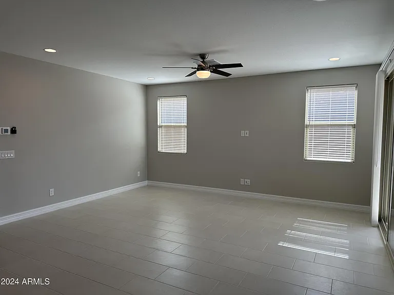 8826 W Medlock Dr — Photo 4