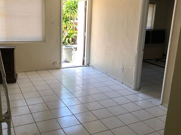 5th image of 905 NW 12th Ave #9