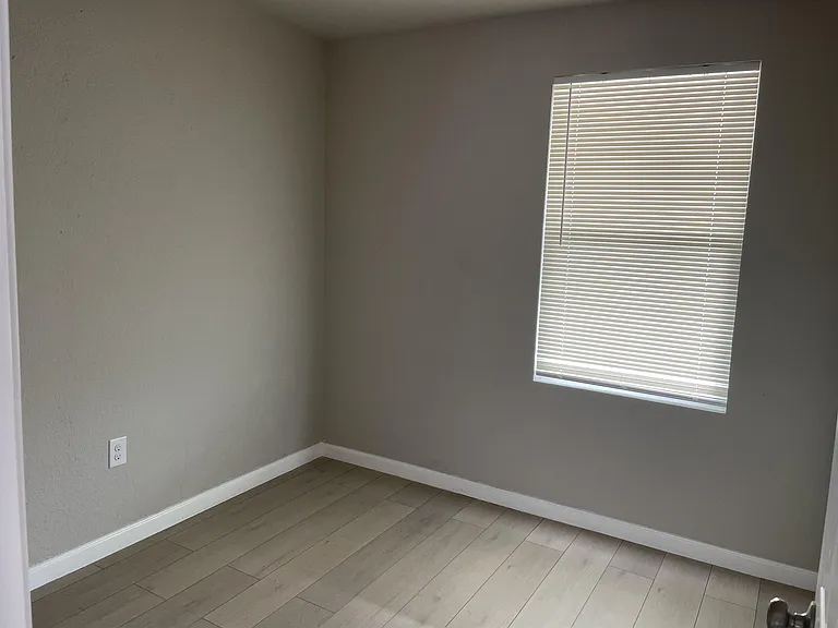 715 New Laredo Hwy — Photo 5