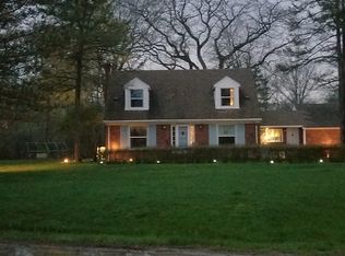 19314 Parke Ln, Grosse Ile, MI 48138