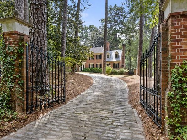 1790 Garraux Rd NW, Atlanta, GA 30327
