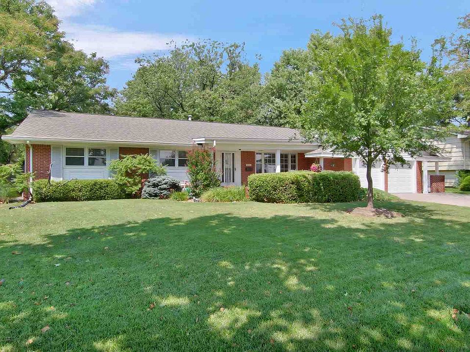 1st image of 805 N Armour Dr