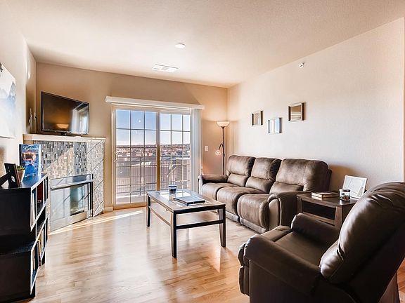 4th image of 725 Elmhurst Dr #409