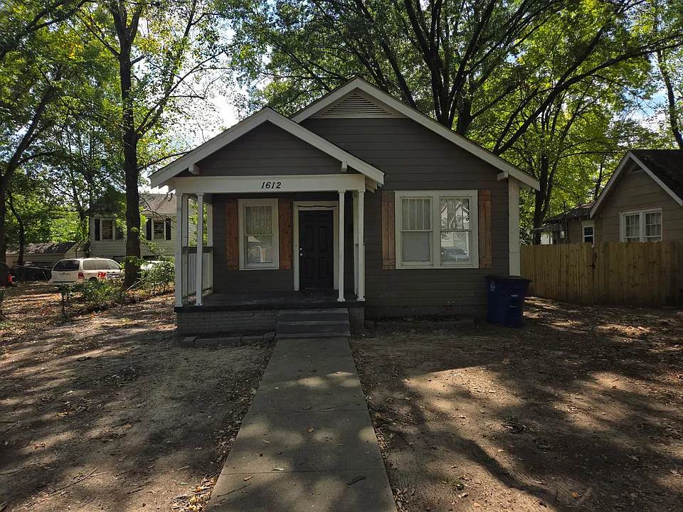 1612 W Long 17th St