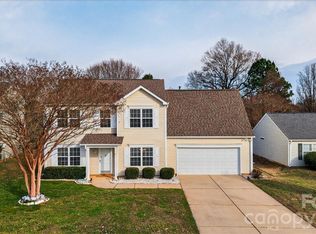 9830 Avensong Crossing Dr, Charlotte, NC 28215