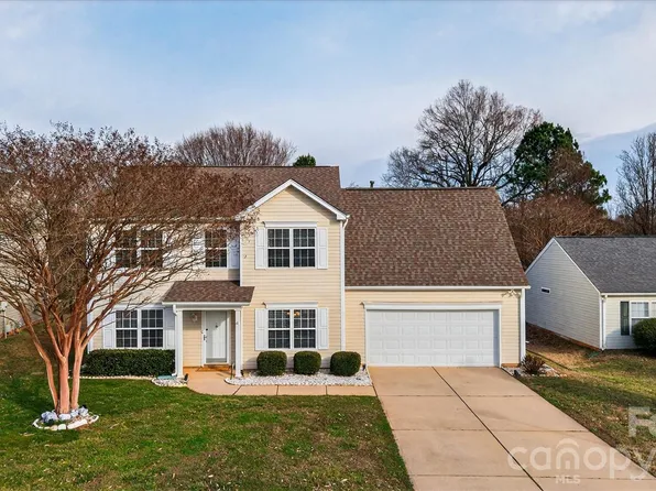 9830 Avensong Crossing Dr, Charlotte, NC 28215