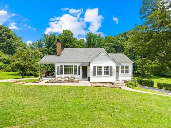 370 Legion Dr, North Wilkesboro, NC 28659