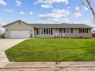 1216 2nd St SE, Oelwein, IA 50662