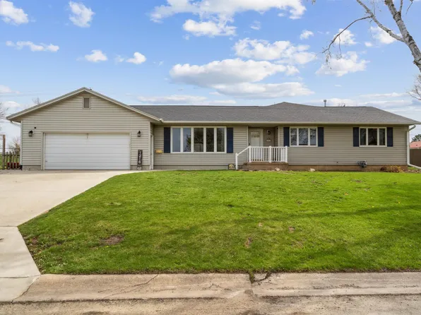 1216 2nd St SE, Oelwein, IA 50662