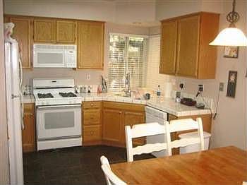 4th image of 3126 Sceptre Dr