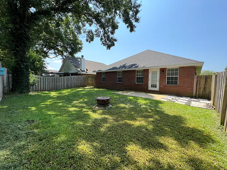 154 Cypress Ln — Photo 15