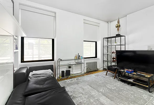 Rented by Keller Williams NYC | media 23