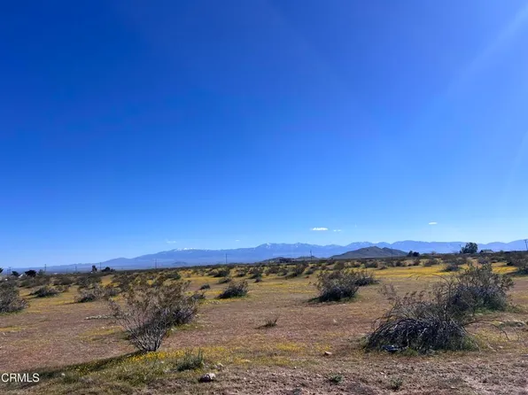 8 8th St E, Lancaster, CA 93535