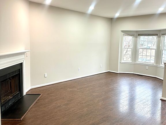 4th image of 3630 Buckeye Ct