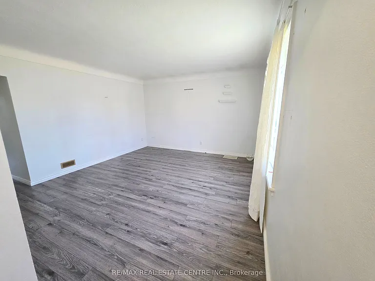 353 E 21st St — Photo 6