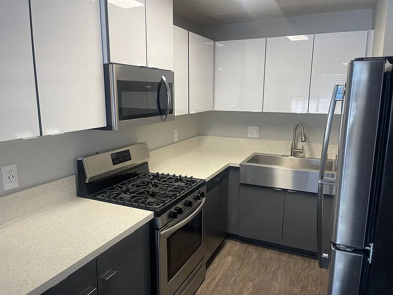 The Circle Apartments at Long Beach — Photo 100