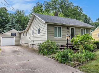 1960 Chestnut St, Holt, MI 48842