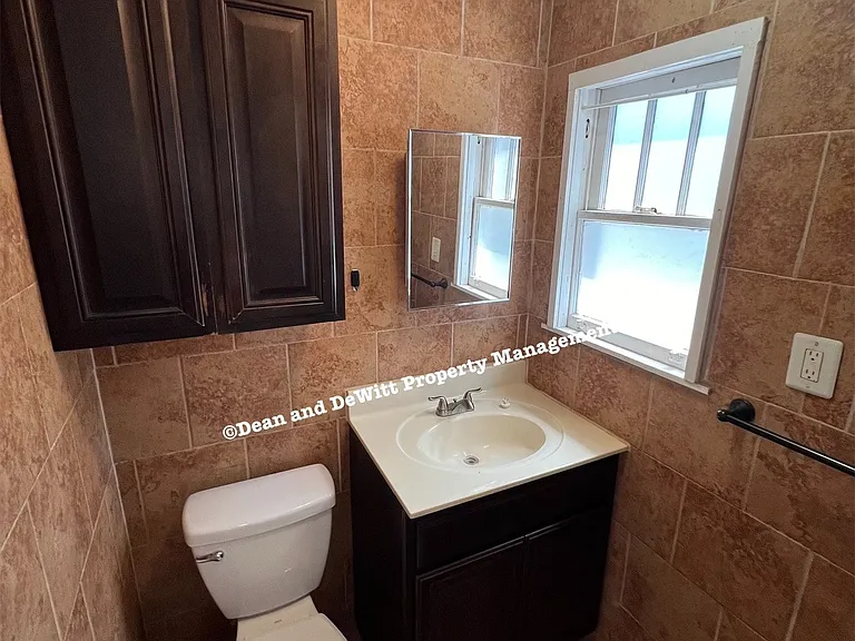 1009 Turner St #3 — Photo 11