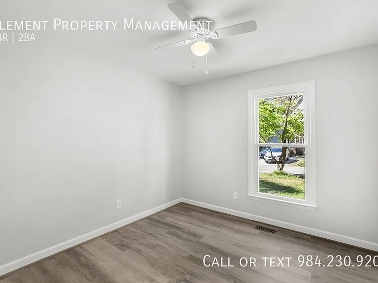 3641 Meadow Creek Ln — Photo 14