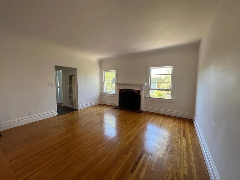 2318 Howe St #A — Photo 4