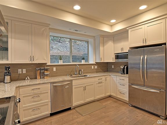 Plenty of room for entertaining!