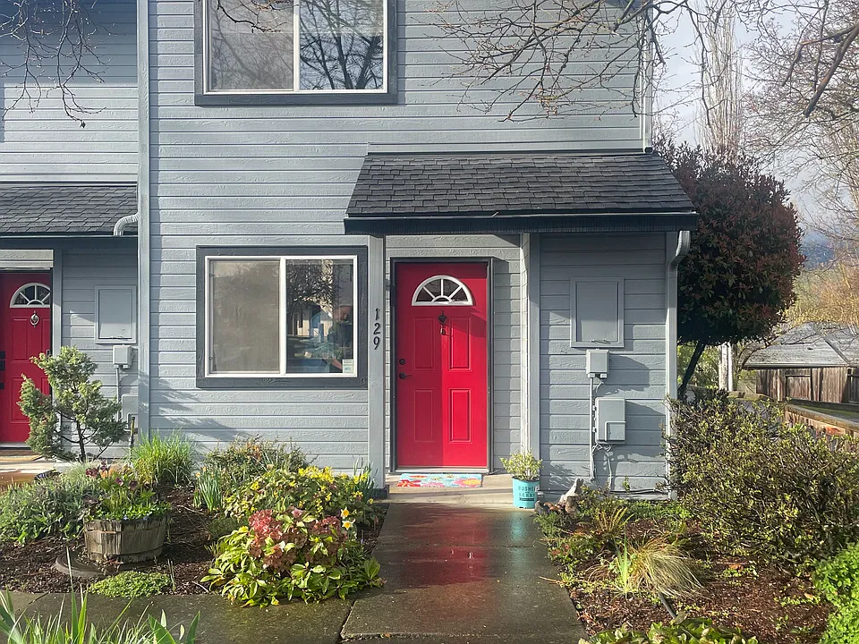 129 E Hersey St
