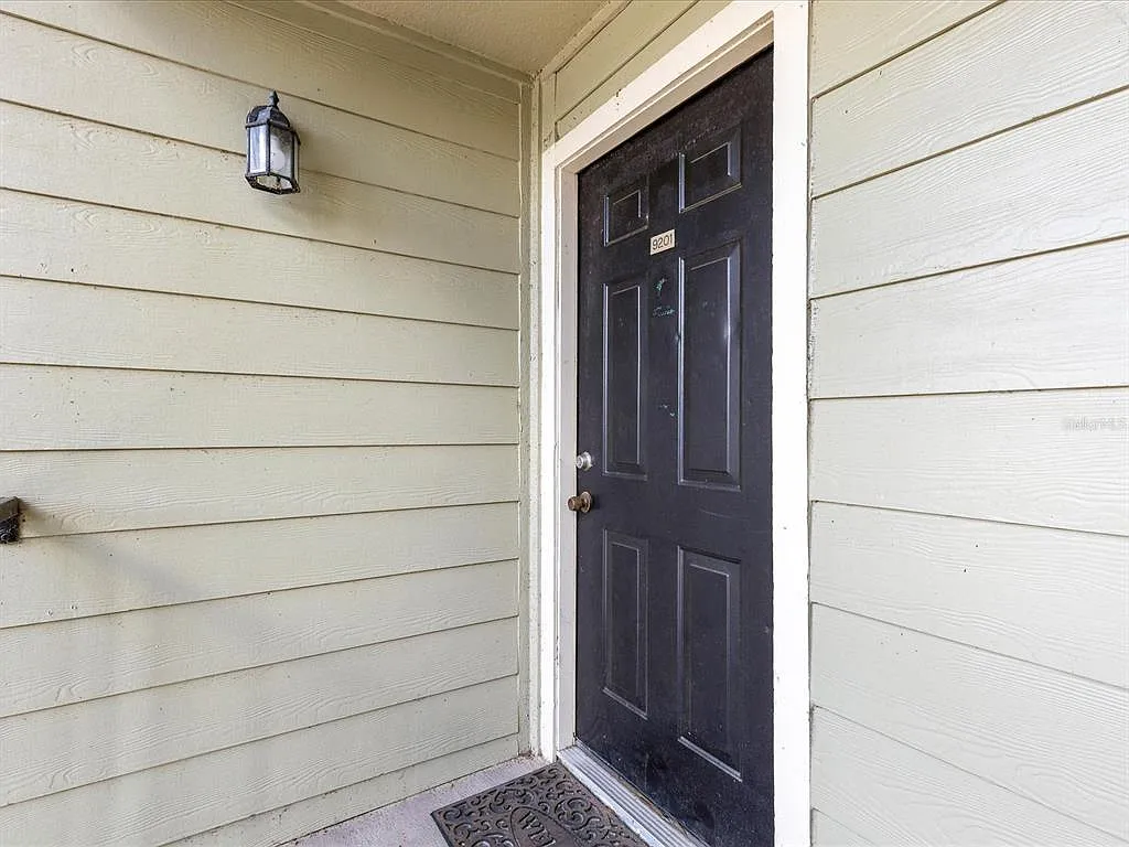 3 bed, 2.0 bath, 1157 sqft, $1,900 — Photo 3