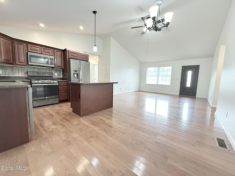 5th image of 23 Quarry Circle Way