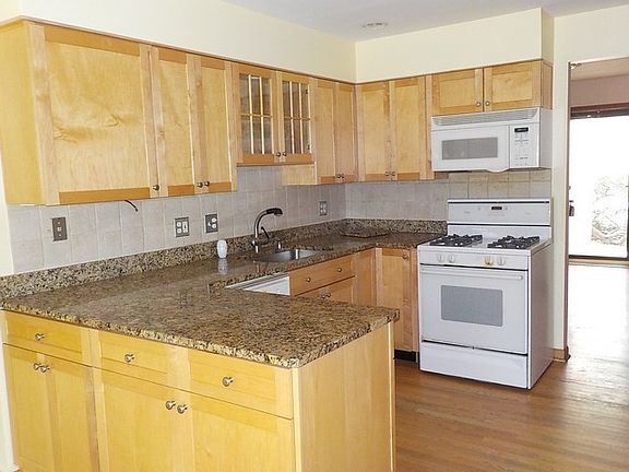 4th image of 2921 Priscilla Ave