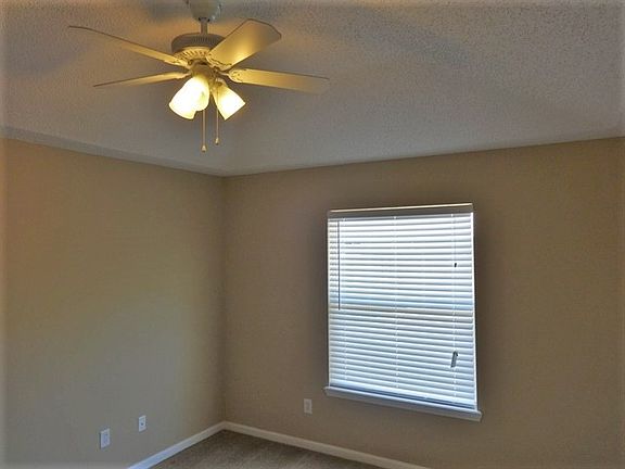 5th image of 958 Sunset Glen Ct