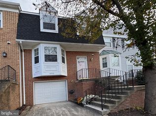 4278 Sleepy Lake Dr, Fairfax, VA 22033