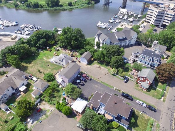 30-32-34 Charles St, Norwalk, CT 06855
