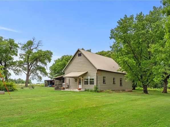 2049 County Road 2300, Caney, KS 67333