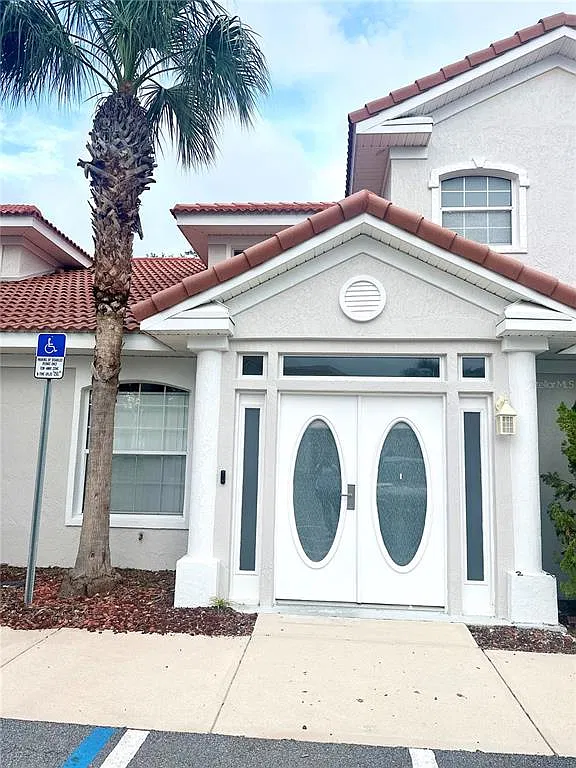 3 bed, 2.0 bath, 1455 sqft, $2,100 — Photo 1